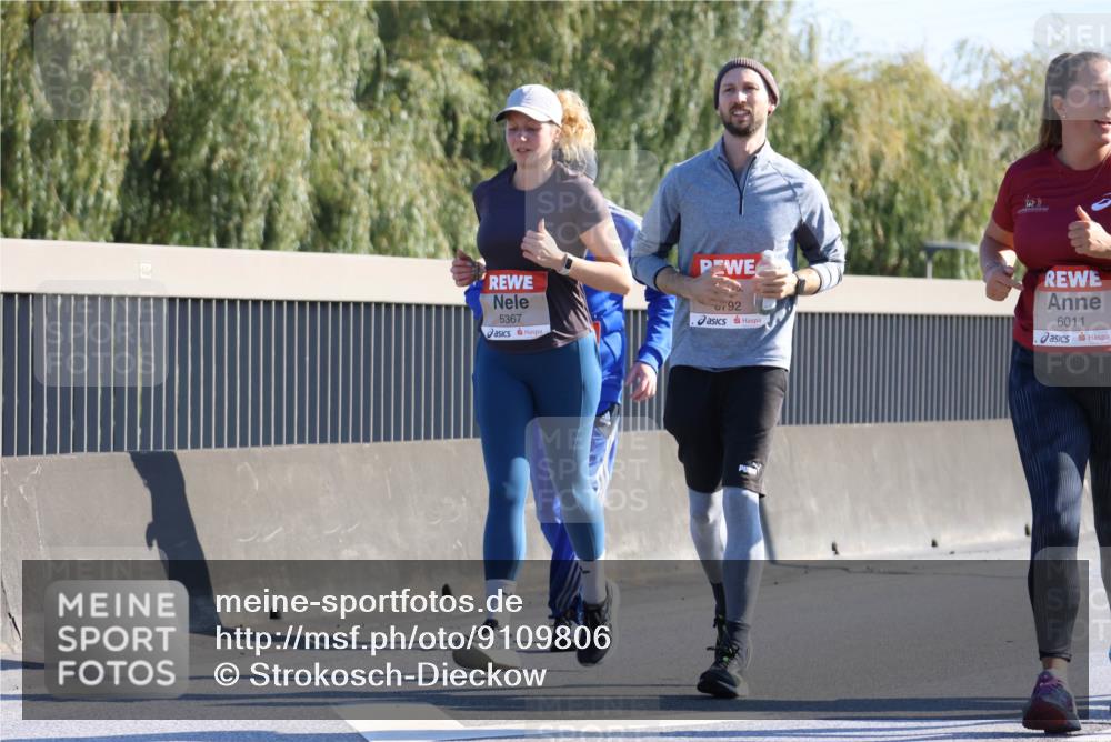 03.10.2025 - Köhlbrandbrückenlauf Strokosch-Dieckow http://msf.ph/oto/9109806 03.10.2025 12:25:45 Position 3 5367, 792, 6011 meine-sportfotos.de