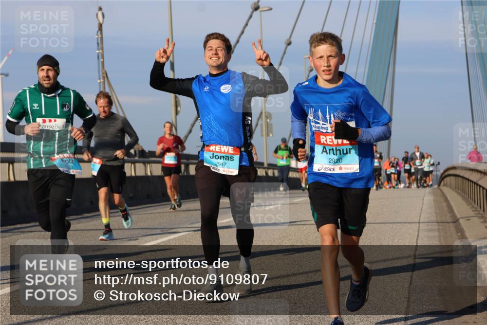 03.10.2025 - Köhlbrandbrückenlauf Strokosch-Dieckow http://msf.ph/oto/9109807 03.10.2025 09:41:09 Position 2 1526, 2947, 2920 meine-sportfotos.de