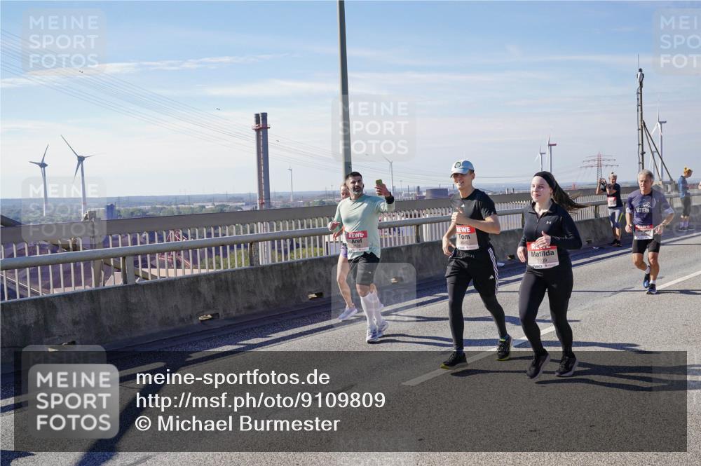 03.10.2025 - Köhlbrandbrückenlauf Michael Burmester http://msf.ph/oto/9109809 03.10.2025 12:52:15 Position 2 4645, 5339 meine-sportfotos.de