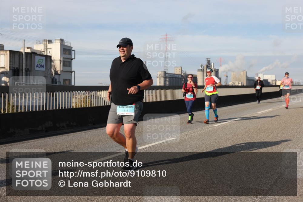 03.10.2025 - Köhlbrandbrückenlauf Lena Gebhardt http://msf.ph/oto/9109810 03.10.2025 10:14:47 Position 2 1518 meine-sportfotos.de