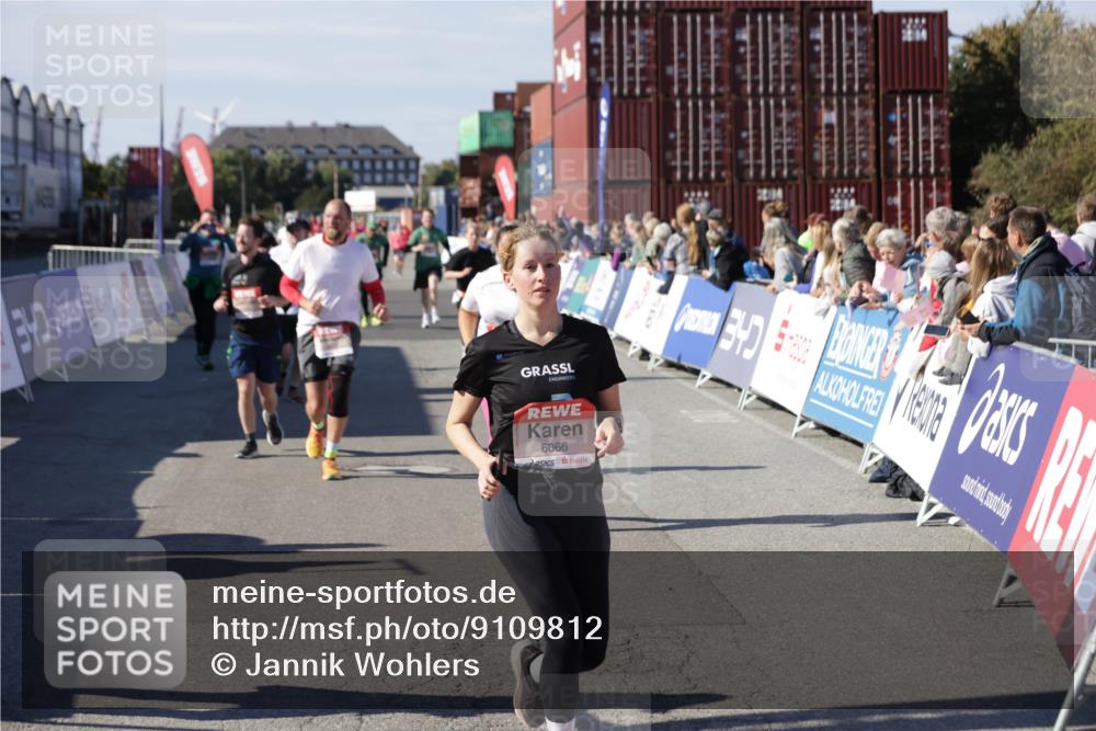 03.10.2025 - Köhlbrandbrückenlauf Jannik Wohlers http://msf.ph/oto/9109812 03.10.2025 13:29:51 Ziel 4629, 4660, 4714, 4720, 4733, 4825, 5119, 5120, 5260, 5333, 5574, 5587, 5621, 5930, 5944, 6066, 6234, 6570, 6698 meine-sportfotos.de