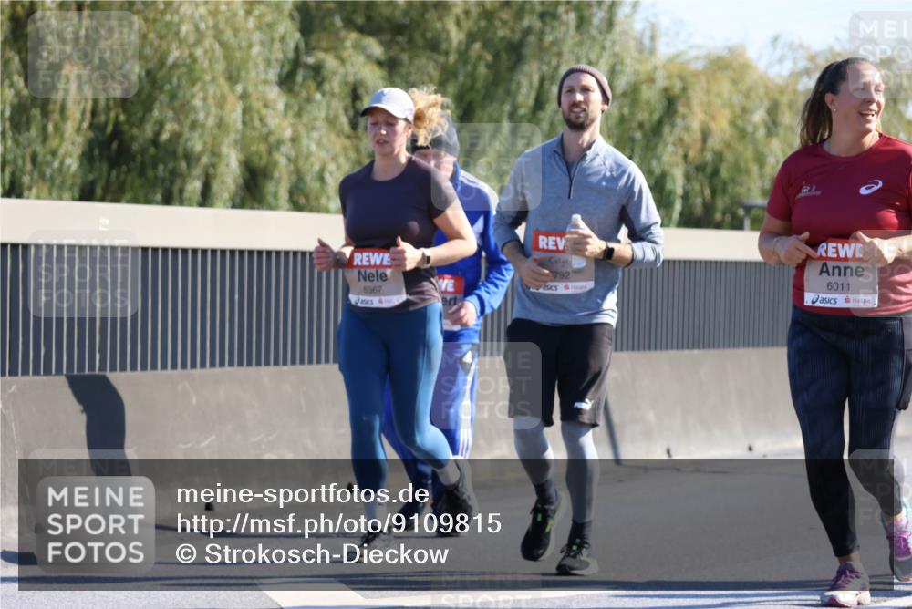03.10.2025 - Köhlbrandbrückenlauf Strokosch-Dieckow http://msf.ph/oto/9109815 03.10.2025 12:25:45 Position 3 5367, 792, 6011 meine-sportfotos.de