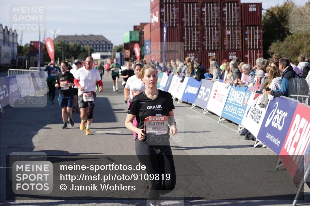 03.10.2025 - Köhlbrandbrückenlauf Jannik Wohlers http://msf.ph/oto/9109819 03.10.2025 13:29:51 Ziel 4629, 4660, 4714, 4720, 4733, 4825, 5119, 5120, 5260, 5333, 5574, 5587, 5621, 5930, 5944, 6066, 6234, 6570, 6698 meine-sportfotos.de