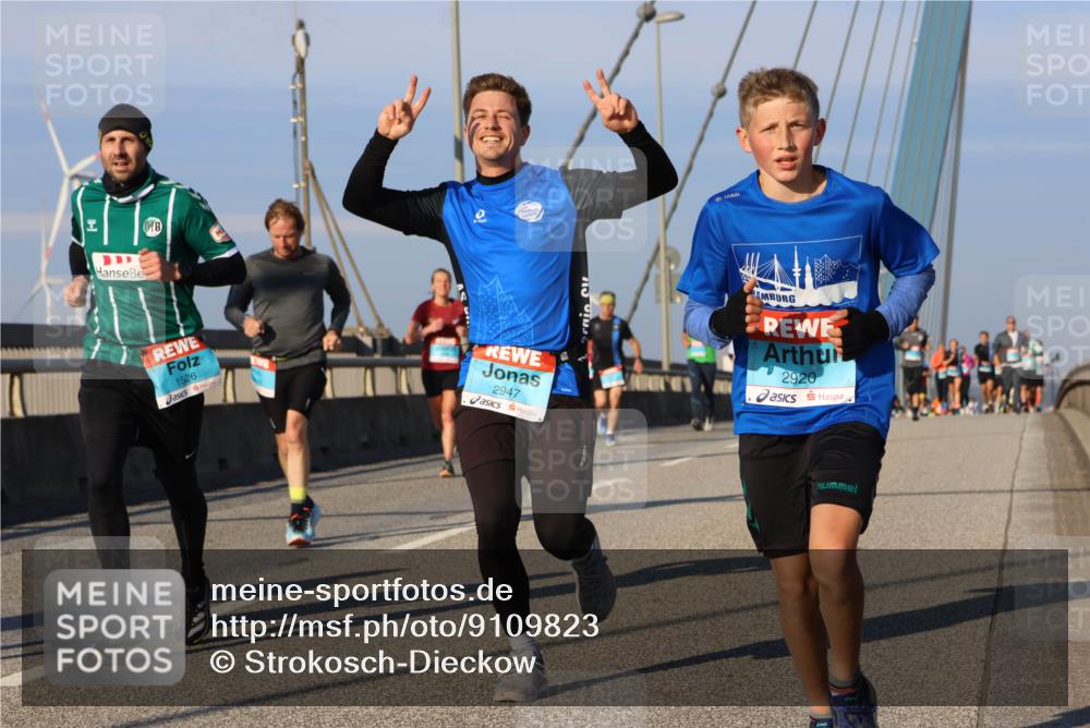 03.10.2025 - Köhlbrandbrückenlauf Strokosch-Dieckow http://msf.ph/oto/9109823 03.10.2025 09:41:09 Position 2 1526, 2947, 2920 meine-sportfotos.de
