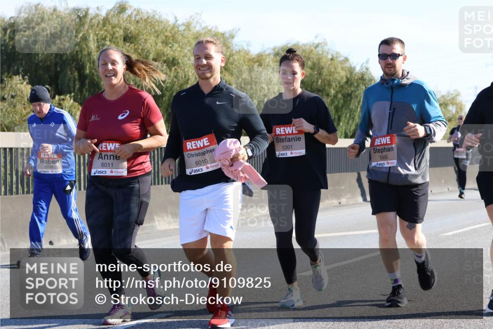 03.10.2025 - Köhlbrandbrückenlauf Strokosch-Dieckow http://msf.ph/oto/9109825 03.10.2025 12:25:50 Position 3 5748, 6011, 6010, 5301, 5505 meine-sportfotos.de