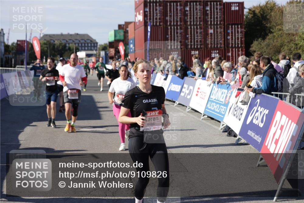 03.10.2025 - Köhlbrandbrückenlauf Jannik Wohlers http://msf.ph/oto/9109826 03.10.2025 13:29:51 Ziel 4629, 4660, 4714, 4720, 4733, 4825, 5119, 5120, 5260, 5333, 5574, 5587, 5621, 5930, 5944, 6066, 6234, 6570, 6698 meine-sportfotos.de