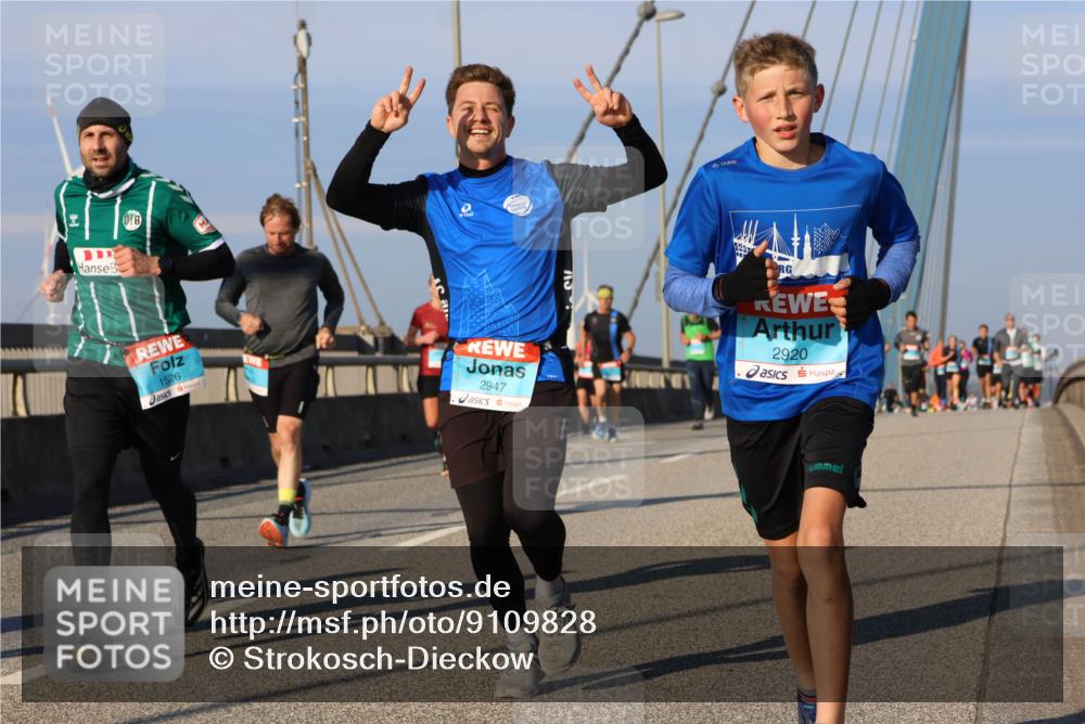 03.10.2025 - Köhlbrandbrückenlauf Strokosch-Dieckow http://msf.ph/oto/9109828 03.10.2025 09:41:09 Position 2 1526, 2947, 2920 meine-sportfotos.de