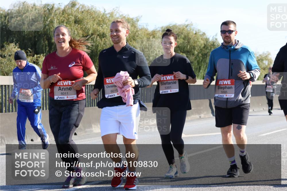 03.10.2025 - Köhlbrandbrückenlauf Strokosch-Dieckow http://msf.ph/oto/9109830 03.10.2025 12:25:50 Position 3 5748, 6011, 6010, 5301, 5505 meine-sportfotos.de