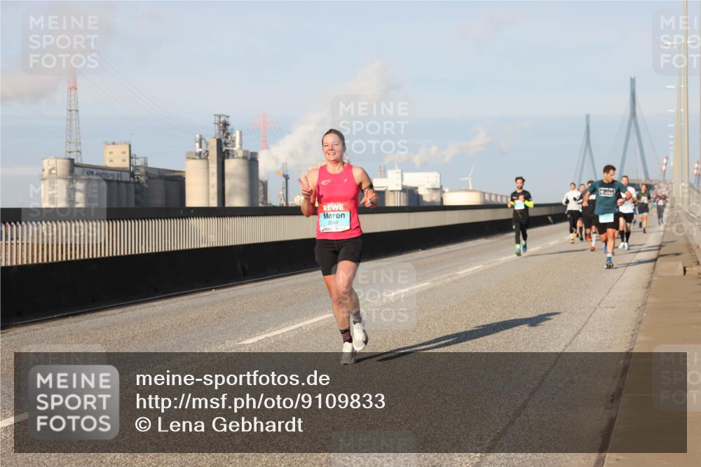 03.10.2025 - Köhlbrandbrückenlauf Lena Gebhardt http://msf.ph/oto/9109833 03.10.2025 09:41:27 Position 2 3249 meine-sportfotos.de