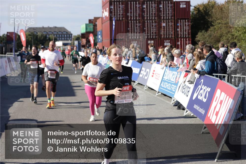 03.10.2025 - Köhlbrandbrückenlauf Jannik Wohlers http://msf.ph/oto/9109835 03.10.2025 13:29:51 Ziel 4629, 4660, 4714, 4720, 4733, 4825, 5119, 5120, 5260, 5333, 5574, 5587, 5621, 5930, 5944, 6066, 6234, 6570, 6698 meine-sportfotos.de