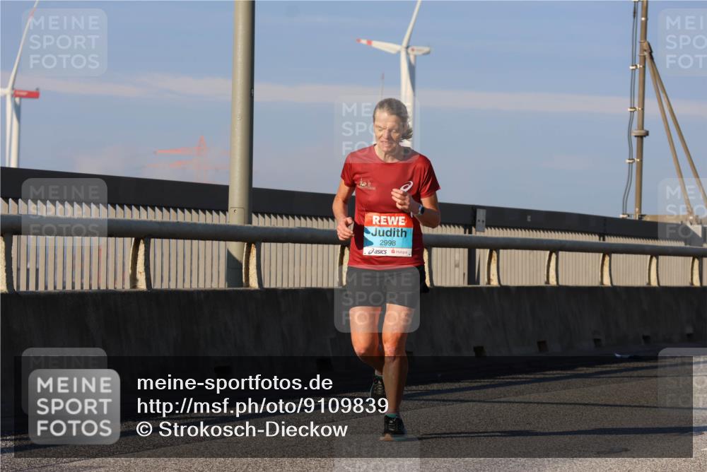 03.10.2025 - Köhlbrandbrückenlauf Strokosch-Dieckow http://msf.ph/oto/9109839 03.10.2025 09:41:13 Position 2 2998 meine-sportfotos.de