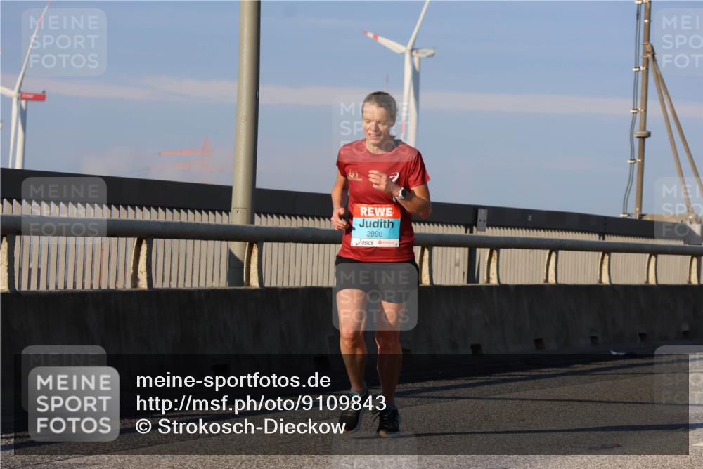 03.10.2025 - Köhlbrandbrückenlauf Strokosch-Dieckow http://msf.ph/oto/9109843 03.10.2025 09:41:13 Position 2 2998 meine-sportfotos.de