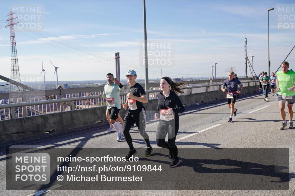03.10.2025 - Köhlbrandbrückenlauf Michael Burmester http://msf.ph/oto/9109844 03.10.2025 12:52:16 Position 2 4645 meine-sportfotos.de
