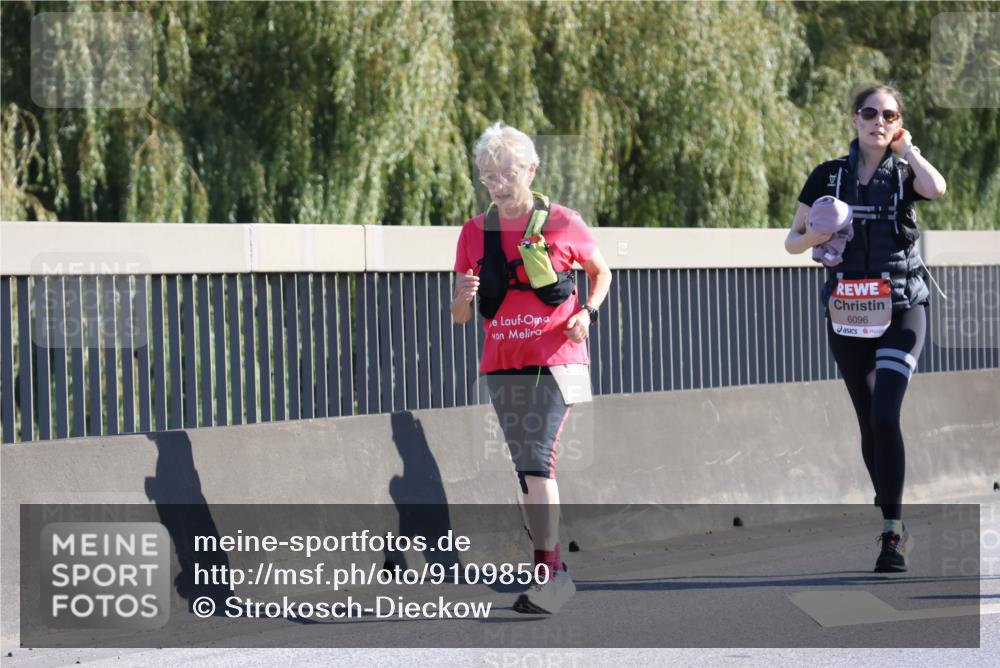 03.10.2025 - Köhlbrandbrückenlauf Strokosch-Dieckow http://msf.ph/oto/9109850 03.10.2025 12:25:55 Position 3 6096 meine-sportfotos.de