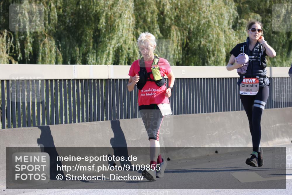03.10.2025 - Köhlbrandbrückenlauf Strokosch-Dieckow http://msf.ph/oto/9109855 03.10.2025 12:25:55 Position 3 6096 meine-sportfotos.de