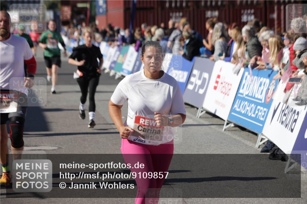 03.10.2025 - Köhlbrandbrückenlauf Jannik Wohlers http://msf.ph/oto/9109857 03.10.2025 13:29:52 Ziel 4629, 4660, 4714, 4720, 4733, 4825, 5119, 5120, 5260, 5333, 5574, 5587, 5621, 5930, 5944, 6066, 6234, 6570, 6698 meine-sportfotos.de