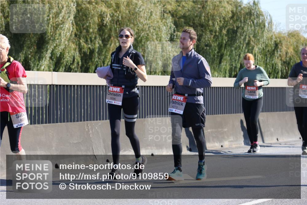 03.10.2025 - Köhlbrandbrückenlauf Strokosch-Dieckow http://msf.ph/oto/9109859 03.10.2025 12:25:56 Position 3 6030, 6096, 4273, 5564 meine-sportfotos.de