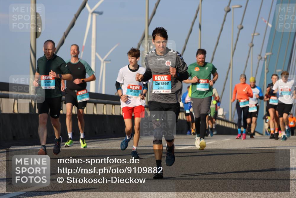 03.10.2025 - Köhlbrandbrückenlauf Strokosch-Dieckow http://msf.ph/oto/9109882 03.10.2025 09:41:18 Position 2 1493, 2587, 2728, 1105 meine-sportfotos.de