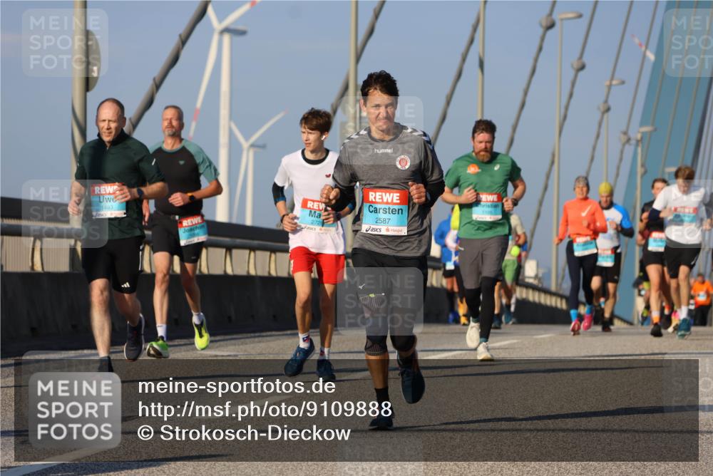 03.10.2025 - Köhlbrandbrückenlauf Strokosch-Dieckow http://msf.ph/oto/9109888 03.10.2025 09:41:18 Position 2 1493, 2720, 2587, 1105 meine-sportfotos.de