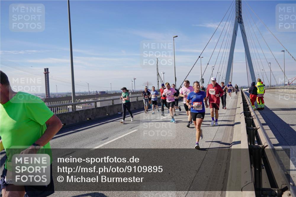 03.10.2025 - Köhlbrandbrückenlauf Michael Burmester http://msf.ph/oto/9109895 03.10.2025 12:52:18 Position 2 5746 meine-sportfotos.de