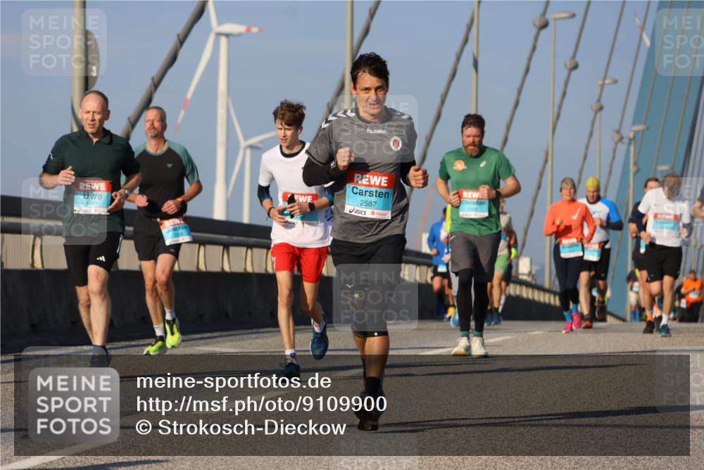 03.10.2025 - Köhlbrandbrückenlauf Strokosch-Dieckow http://msf.ph/oto/9109900 03.10.2025 09:41:18 Position 2 1493, 2587, 1105 meine-sportfotos.de