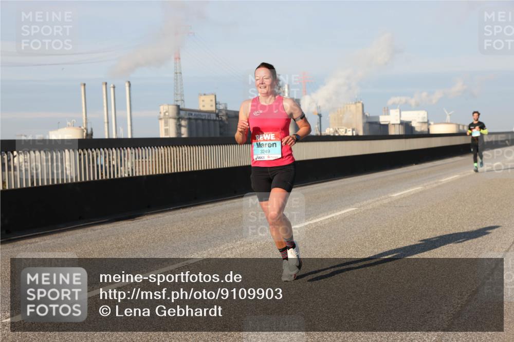 03.10.2025 - Köhlbrandbrückenlauf Lena Gebhardt http://msf.ph/oto/9109903 03.10.2025 09:41:28 Position 2 3249 meine-sportfotos.de