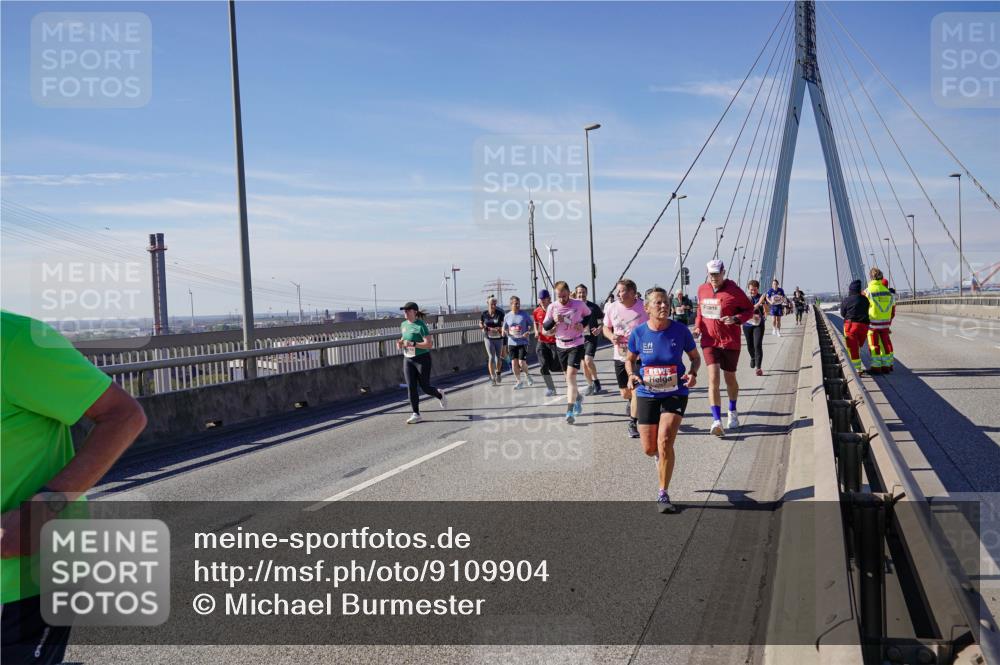 03.10.2025 - Köhlbrandbrückenlauf Michael Burmester http://msf.ph/oto/9109904 03.10.2025 12:52:18 Position 2  meine-sportfotos.de