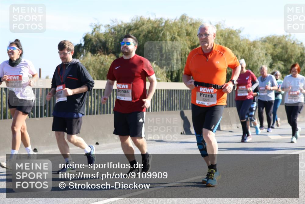 03.10.2025 - Köhlbrandbrückenlauf Strokosch-Dieckow http://msf.ph/oto/9109909 03.10.2025 12:26:10 Position 3 6581, 6582, 5223 meine-sportfotos.de