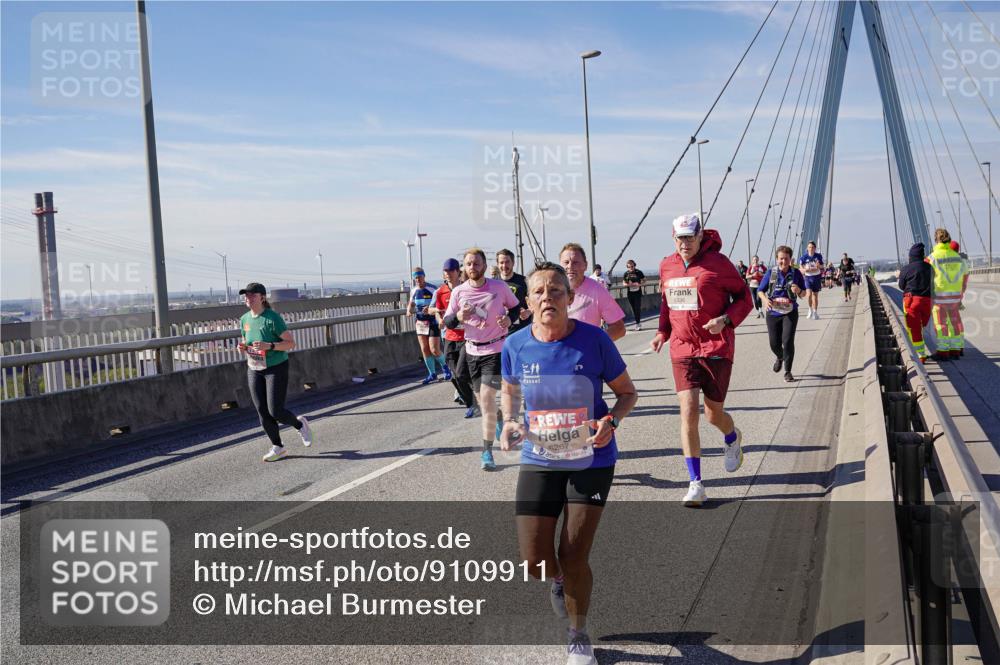 03.10.2025 - Köhlbrandbrückenlauf Michael Burmester http://msf.ph/oto/9109911 03.10.2025 12:52:19 Position 2 6267 meine-sportfotos.de