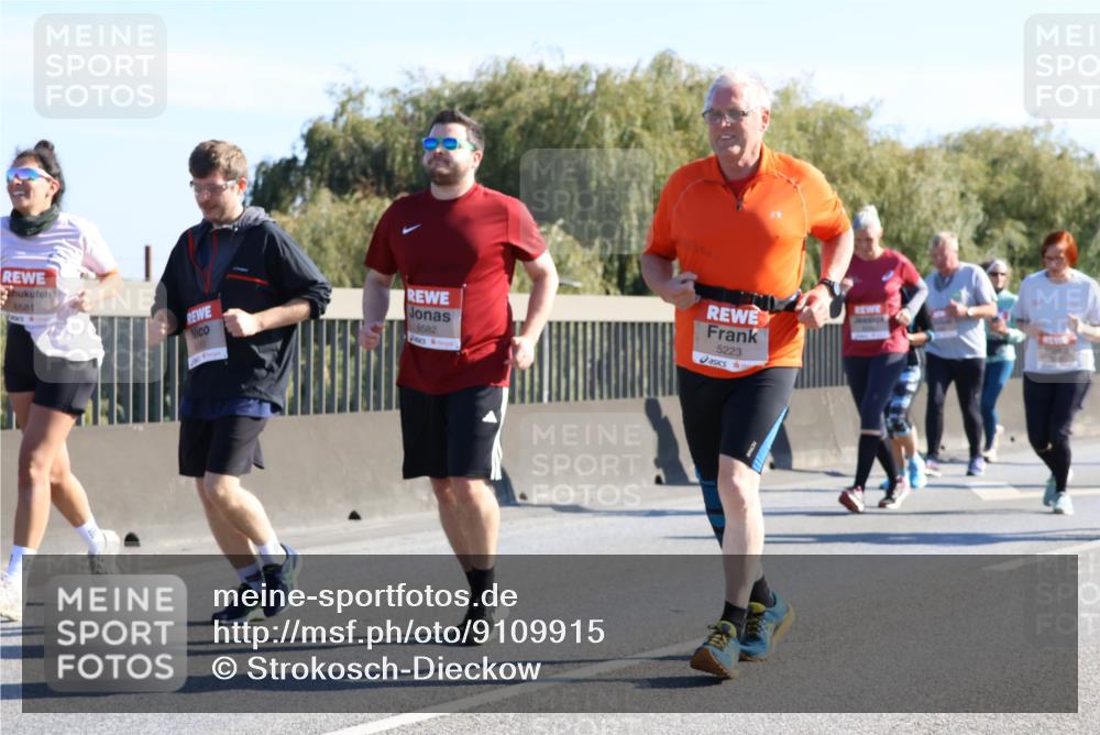03.10.2025 - Köhlbrandbrückenlauf Strokosch-Dieckow http://msf.ph/oto/9109915 03.10.2025 12:26:10 Position 3 6581, 6582, 5223 meine-sportfotos.de