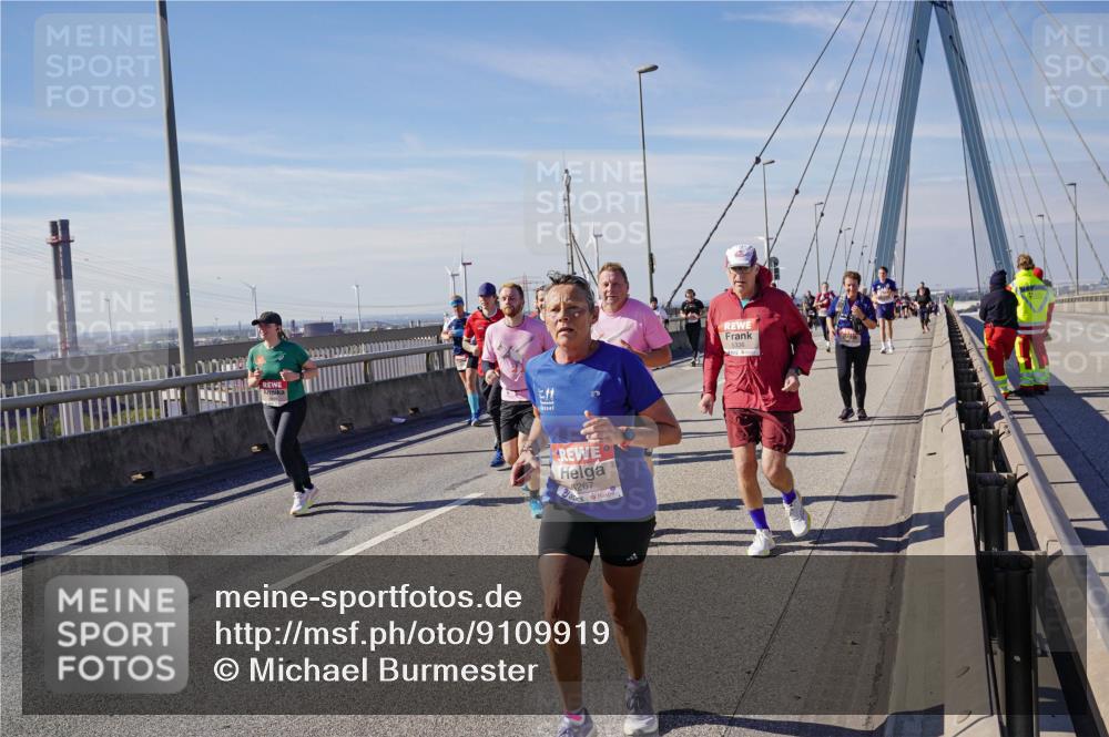 03.10.2025 - Köhlbrandbrückenlauf Michael Burmester http://msf.ph/oto/9109919 03.10.2025 12:52:19 Position 2 6267 meine-sportfotos.de