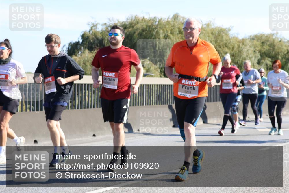03.10.2025 - Köhlbrandbrückenlauf Strokosch-Dieckow http://msf.ph/oto/9109920 03.10.2025 12:26:10 Position 3 81, 6582, 5223 meine-sportfotos.de
