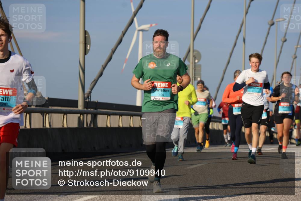 03.10.2025 - Köhlbrandbrückenlauf Strokosch-Dieckow http://msf.ph/oto/9109940 03.10.2025 09:41:22 Position 2 728, 1105, 3111 meine-sportfotos.de