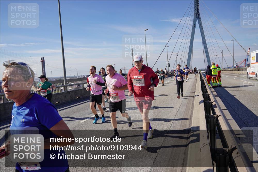 03.10.2025 - Köhlbrandbrückenlauf Michael Burmester http://msf.ph/oto/9109944 03.10.2025 12:52:20 Position 2 6267, 5336 meine-sportfotos.de