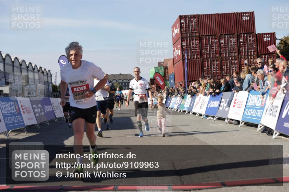 03.10.2025 - Köhlbrandbrückenlauf Jannik Wohlers http://msf.ph/oto/9109963 03.10.2025 13:00:09 Ziel 4020, 4192, 4261, 4319, 6097, 6203, 6368, 6798 meine-sportfotos.de