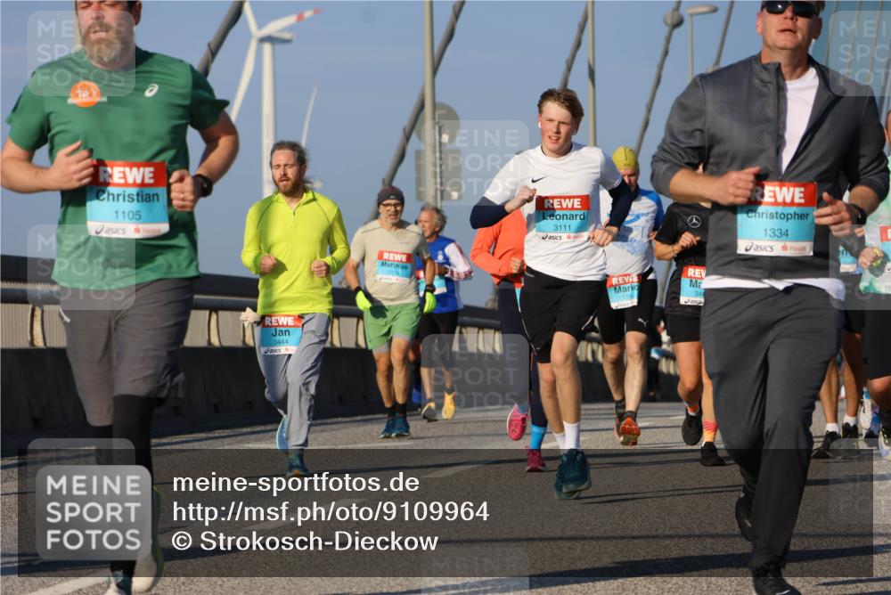 03.10.2025 - Köhlbrandbrückenlauf Strokosch-Dieckow http://msf.ph/oto/9109964 03.10.2025 09:41:24 Position 2 1105, 3444, 3111, 1116, 346, 1334 meine-sportfotos.de