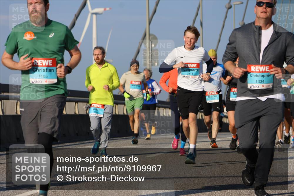03.10.2025 - Köhlbrandbrückenlauf Strokosch-Dieckow http://msf.ph/oto/9109967 03.10.2025 09:41:24 Position 2 1105, 3444, 3111, 1116, 1334 meine-sportfotos.de