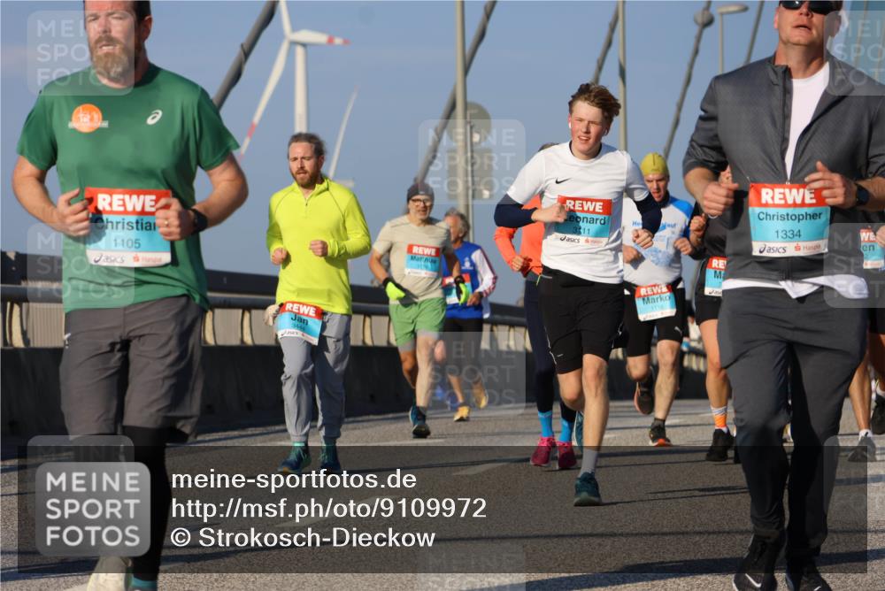 03.10.2025 - Köhlbrandbrückenlauf Strokosch-Dieckow http://msf.ph/oto/9109972 03.10.2025 09:41:24 Position 2 1105, 3444, 3111, 1116, 1334 meine-sportfotos.de