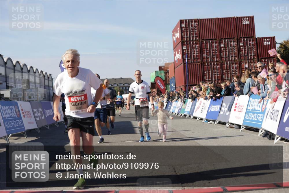 03.10.2025 - Köhlbrandbrückenlauf Jannik Wohlers http://msf.ph/oto/9109976 03.10.2025 13:00:09 Ziel 4020, 4192, 4261, 4319, 6097, 6203, 6368, 6798 meine-sportfotos.de