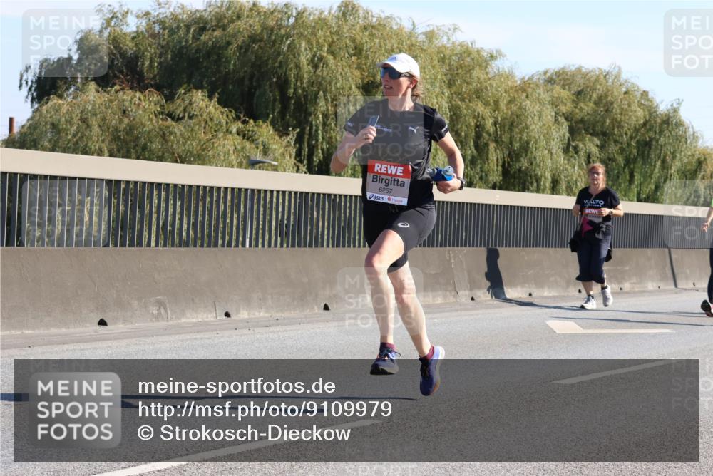 03.10.2025 - Köhlbrandbrückenlauf Strokosch-Dieckow http://msf.ph/oto/9109979 03.10.2025 12:26:22 Position 3 6257 meine-sportfotos.de