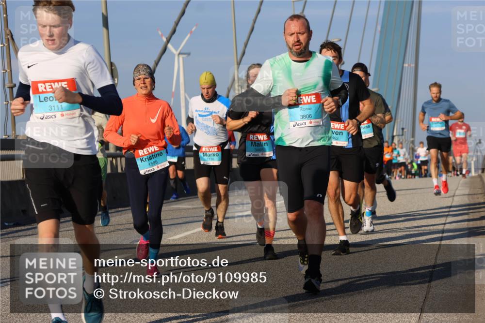 03.10.2025 - Köhlbrandbrückenlauf Strokosch-Dieckow http://msf.ph/oto/9109985 03.10.2025 09:41:28 Position 2 3111, 1595, 1116, 3465, 3806, 462 meine-sportfotos.de