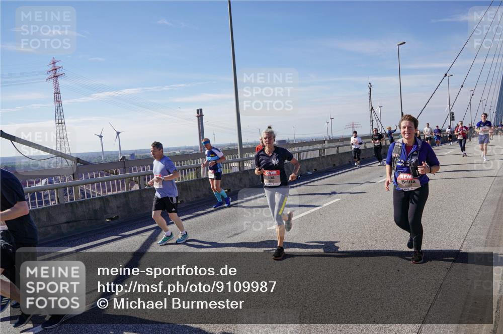 03.10.2025 - Köhlbrandbrückenlauf Michael Burmester http://msf.ph/oto/9109987 03.10.2025 12:52:22 Position 2 5037 meine-sportfotos.de