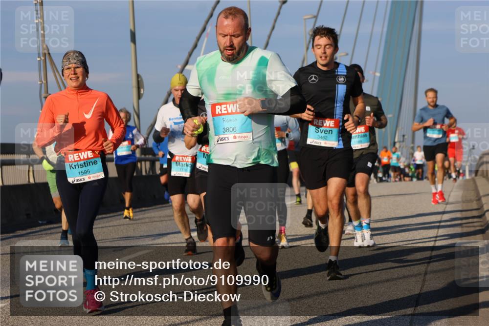 03.10.2025 - Köhlbrandbrückenlauf Strokosch-Dieckow http://msf.ph/oto/9109990 03.10.2025 09:41:29 Position 2 1595, 1116, 3806, 3462 meine-sportfotos.de