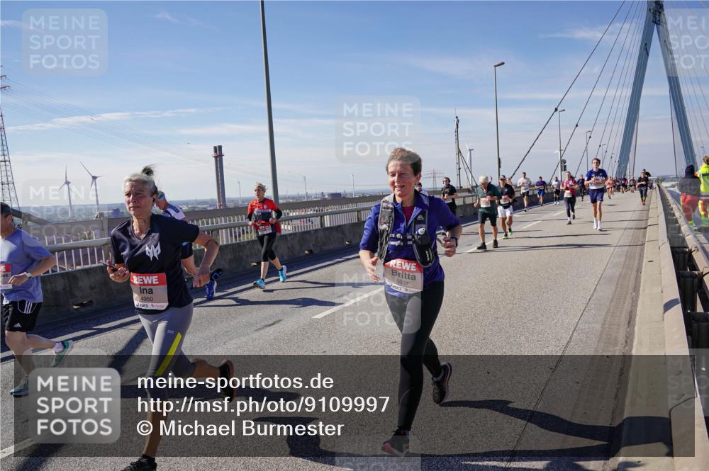 03.10.2025 - Köhlbrandbrückenlauf Michael Burmester http://msf.ph/oto/9109997 03.10.2025 12:52:23 Position 2 4950, 5037 meine-sportfotos.de