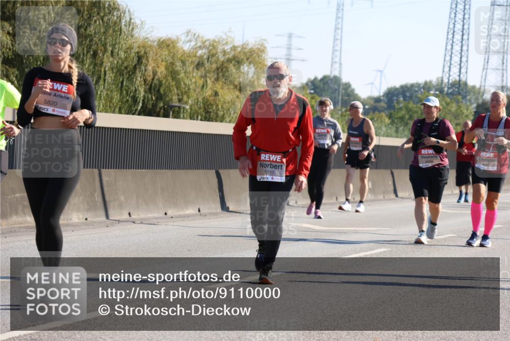 03.10.2025 - Köhlbrandbrückenlauf Strokosch-Dieckow http://msf.ph/oto/9110000 03.10.2025 12:26:25 Position 3 5820, 5327, 6134, 135 meine-sportfotos.de