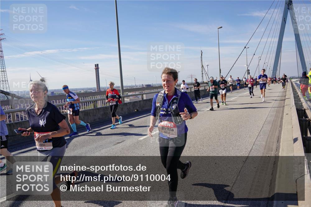03.10.2025 - Köhlbrandbrückenlauf Michael Burmester http://msf.ph/oto/9110004 03.10.2025 12:52:23 Position 2 4950, 5037 meine-sportfotos.de