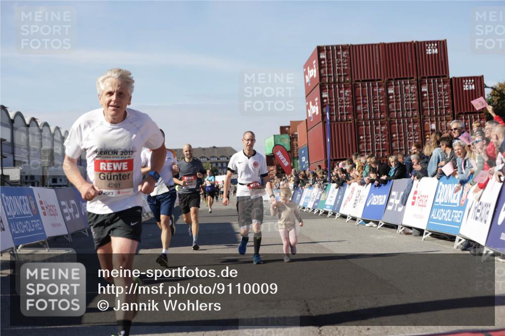 03.10.2025 - Köhlbrandbrückenlauf Jannik Wohlers http://msf.ph/oto/9110009 03.10.2025 13:00:09 Ziel 4020, 4192, 4261, 4319, 6097, 6203, 6368, 6798 meine-sportfotos.de