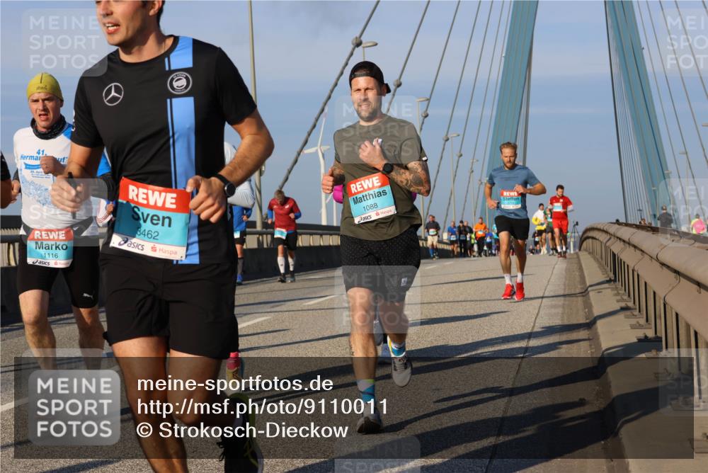 03.10.2025 - Köhlbrandbrückenlauf Strokosch-Dieckow http://msf.ph/oto/9110011 03.10.2025 09:41:31 Position 2 41, 1116, 8462, 1088 meine-sportfotos.de