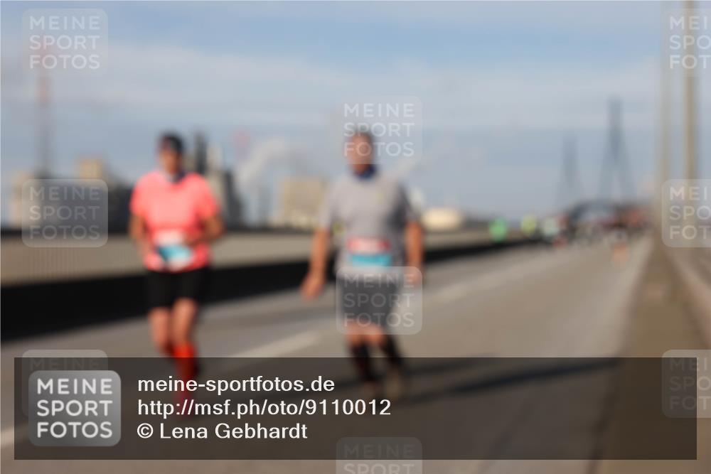 03.10.2025 - Köhlbrandbrückenlauf Lena Gebhardt http://msf.ph/oto/9110012 03.10.2025 10:14:52 Position 2  meine-sportfotos.de