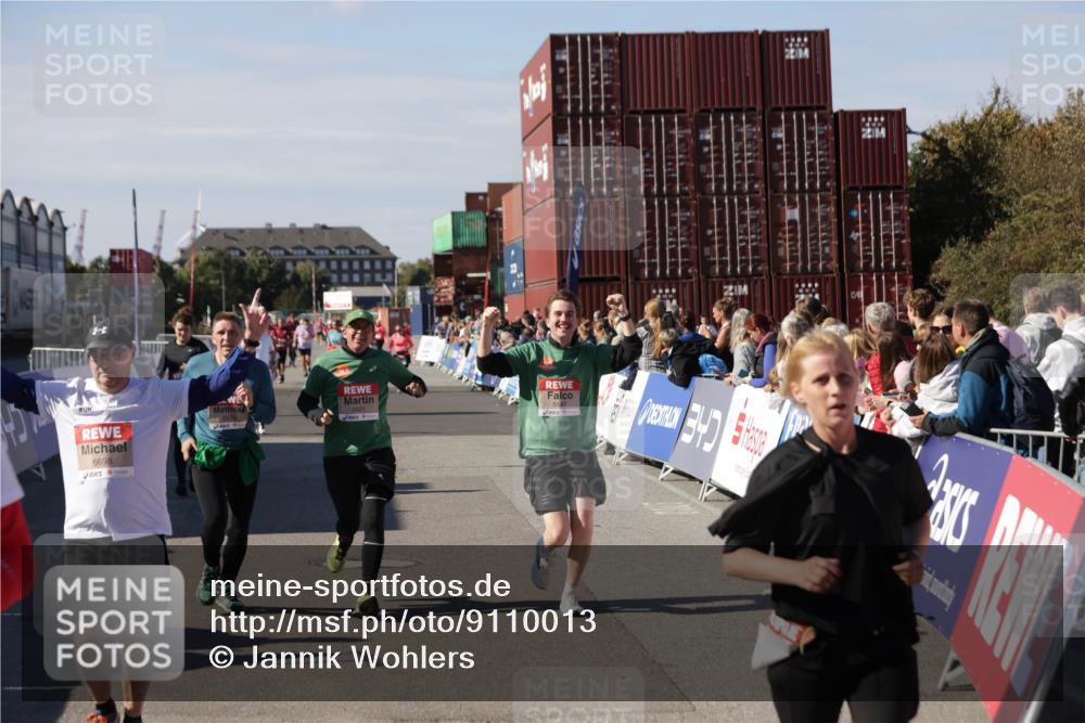 03.10.2025 - Köhlbrandbrückenlauf Jannik Wohlers http://msf.ph/oto/9110013 03.10.2025 13:29:56 Ziel 4714, 4825, 5260, 5333, 5369, 5574, 5587, 5621, 5930, 5944, 6066, 6234, 6570, 6698 meine-sportfotos.de